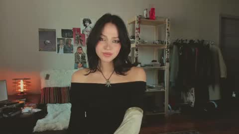 Veronica online show from 04-12-26, 01:38