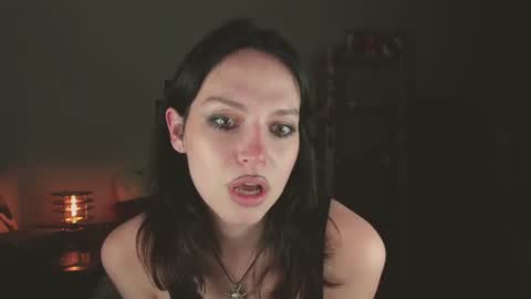 Snapshot of niky_jess chatting on 06-13-26, 08:07 Veronica online show from 06-13-26, 08:07