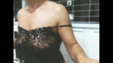 niky_sweet19 online show from 11-05-25, 10:10