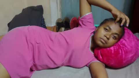 nilah online show from 04-22-26, 07:26