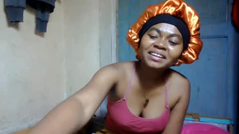 nilah online show from 07-25-26, 10:18
