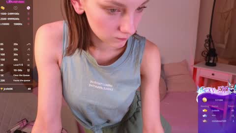 Snapshot of nillie_kelly chatting on 12-03-24, 06:04 Nillie online show from 12-03-24, 06:04