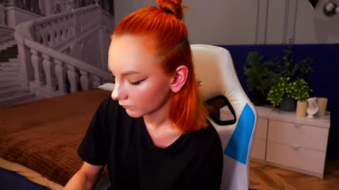 Snapshot of nillie_kelly chatting on 02-02-25, 12:30 Nillie online show from 02-02-25, 12:30