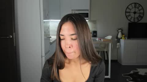 Bella online show from 11-21-25, 05:50