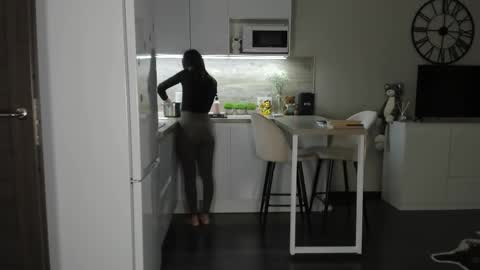 Bella online show from 02-06-26, 07:39