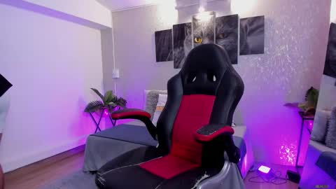 Nils online show from 10-10-25, 02:21