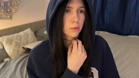 Snapshot of nimfaheart chatting on 02-04-25, 07:22 Jennet online show from 02-04-25, 07:22