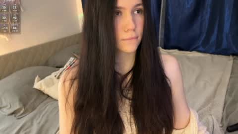 Snapshot of nimfaheart chatting on 02-05-25, 05:31 Jennet online show from 02-05-25, 05:31