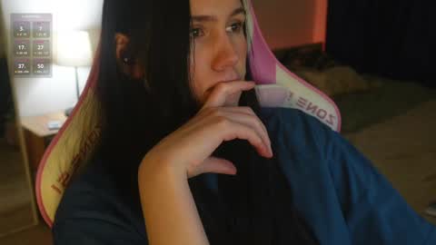 Snapshot of nimfaheart chatting on 02-17-25, 05:43 Jennet online show from 02-17-25, 05:43