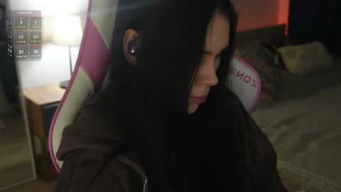 Snapshot of nimfaheart chatting on 02-18-25, 08:03 Jennet online show from 02-18-25, 08:03