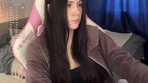 Snapshot of nimfaheart chatting on 03-11-25, 02:18 Jennet online show from 03-11-25, 02:18