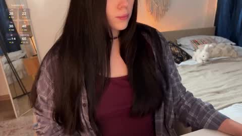 Snapshot of nimfaheart chatting on 09-24-25, 03:37 Jennet online show from 09-24-25, 03:37