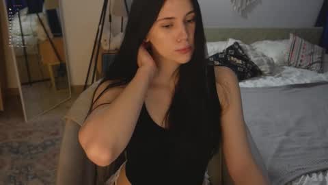 Snapshot of nimfaheart chatting on 10-25-25, 07:19 Jennet online show from 10-25-25, 07:19