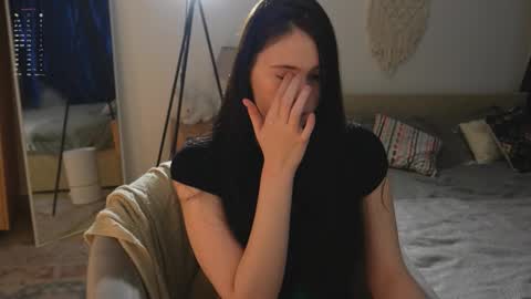 Snapshot of nimfaheart chatting on 11-21-25, 05:22 Jennet online show from 11-21-25, 05:22