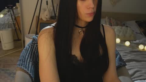 Snapshot of nimfaheart chatting on 12-13-25, 07:53 Jennet online show from 12-13-25, 07:53