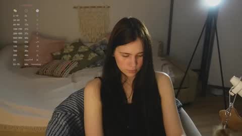 Snapshot of nimfaheart chatting on 05-18-26, 07:09 Jennet online show from 05-18-26, 07:09