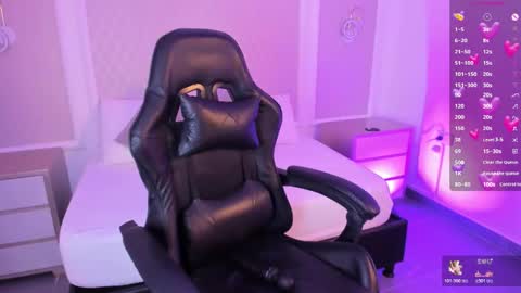 N I N A online show from 02-20-26, 07:47