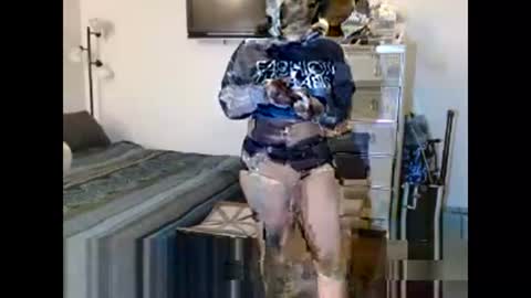 Nina Fame online show from 11-16-25, 07:25