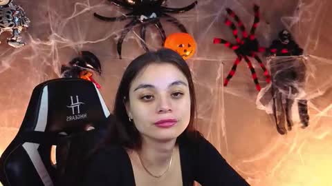 Ketrin online show from 10-23-25, 03:17