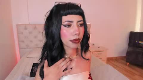 Nina Fox  online show from 04-24-26, 02:30