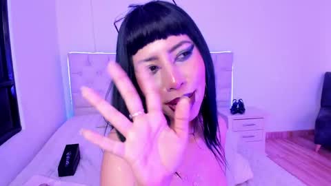 Nina Fox  online show from 05-15-26, 11:45