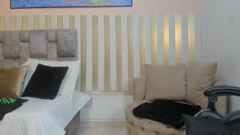 nina_glow_ online show from 03-17-26, 11:35