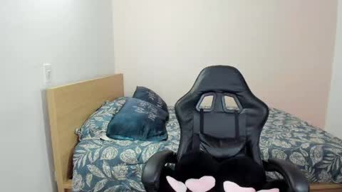  Nina  online show from 05-12-26, 08:17