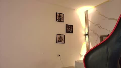 Snapshot of nina_rouge7 chatting on 11-30-25, 02:54 N I N A online show from 11-30-25, 02:54