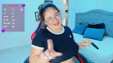 N I N A  online show from 03-10-26, 05:34