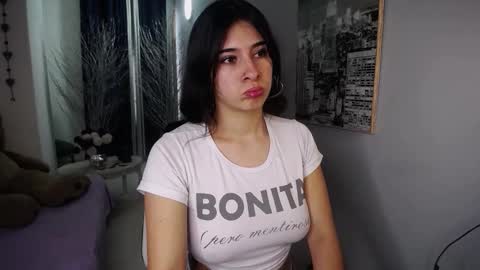 Nina online show from 11-12-25, 12:27