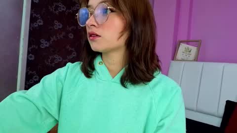 Snapshot of nina_sweetdoll chatting on 11-10-25, 07:13 Nina online show from 11-10-25, 07:13