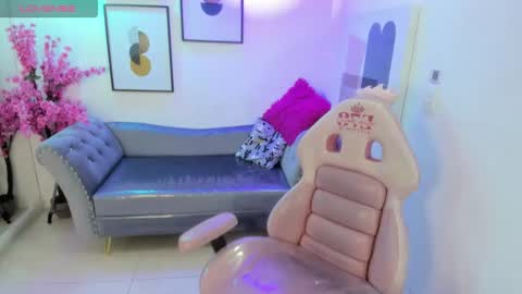 Nina  online show from 02-18-26, 03:35