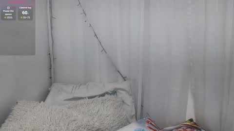 Ninaa fox online show from 12-15-25, 05:17