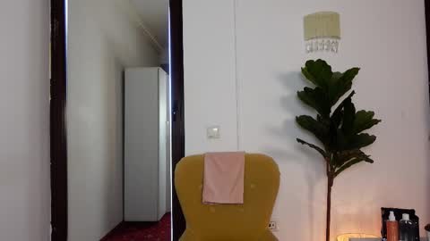 NinaCrystal online show from 02-10-26, 08:40