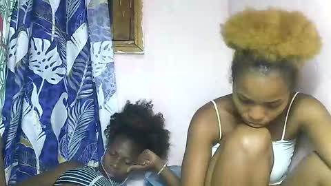 Snapshot of ninah9794 chatting on 11-30-25, 08:35 Ninah9794 online show from 11-30-25, 08:35