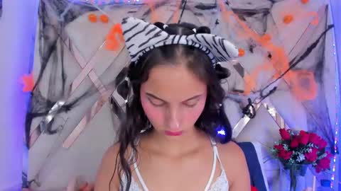 Snapshot of ninahtx chatting on 10-29-25, 08:43 ninahtx online show from 10-29-25, 08:43