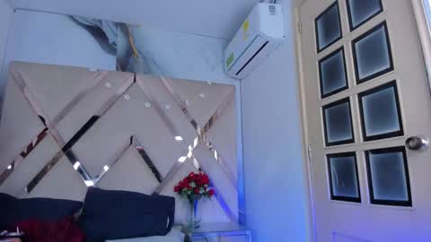 Snapshot of ninahtx chatting on 11-16-25, 08:36 ninahtx online show from 11-16-25, 08:36