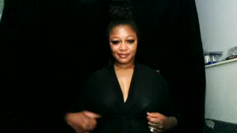 Snapshot of ninakhalifa chatting on 06-14-26, 05:42 ninakhalifa online show from 06-14-26, 05:42
