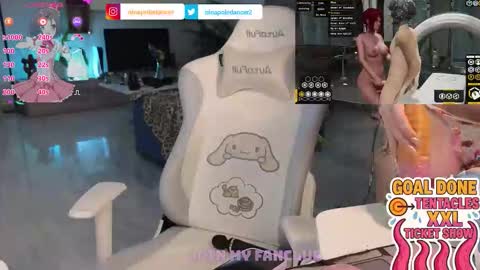 Snapshot of ninapoledance chatting on 09-19-25, 06:41 Nina online show from 09-19-25, 06:41