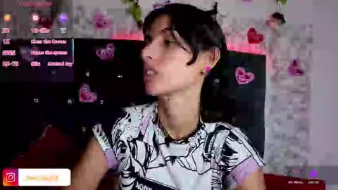 Snapshot of ninasky19 chatting on 02-12-26, 02:17 ninasky19 online show from 02-12-26, 02:17