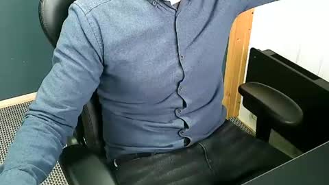 Nineinches online show from 02-17-25, 12:38