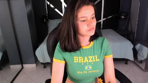 nini_solei online show from 04-16-26, 09:39