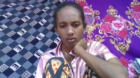 ninie246746 online show from 04-26-26, 05:49