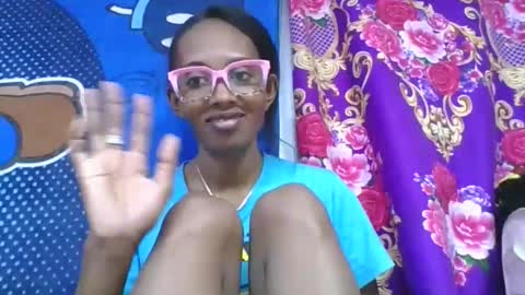ninie246746 online show from 05-14-26, 08:32