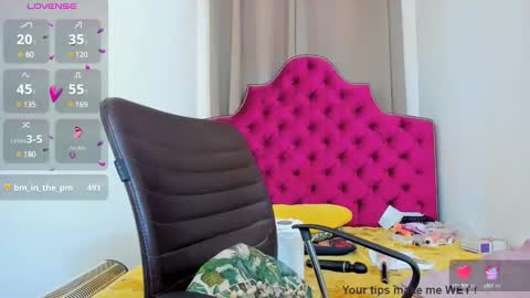 Snapshot of ninna_dee chatting on 12-17-24, 07:50 nina dee online show from 12-17-24, 07:50