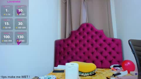 Snapshot of ninna_dee chatting on 01-13-25, 04:39 nina dee online show from 01-13-25, 04:39