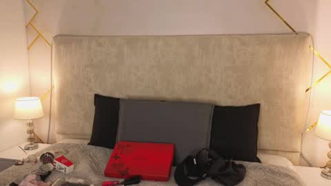 nioki_ online show from 04-04-26, 04:22