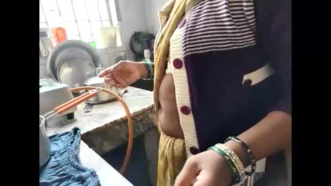 Nisha online show from 12-14-24, 05:40