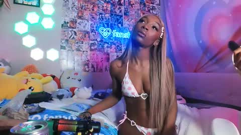 Snapshot of niviawolfe chatting on 12-12-24, 12:48 NIVIA WOLFE online show from 12-12-24, 12:48