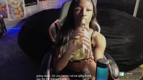 Snapshot of niviawolfe chatting on 12-03-25, 02:52 NIVIA WOLFE online show from 12-03-25, 02:52